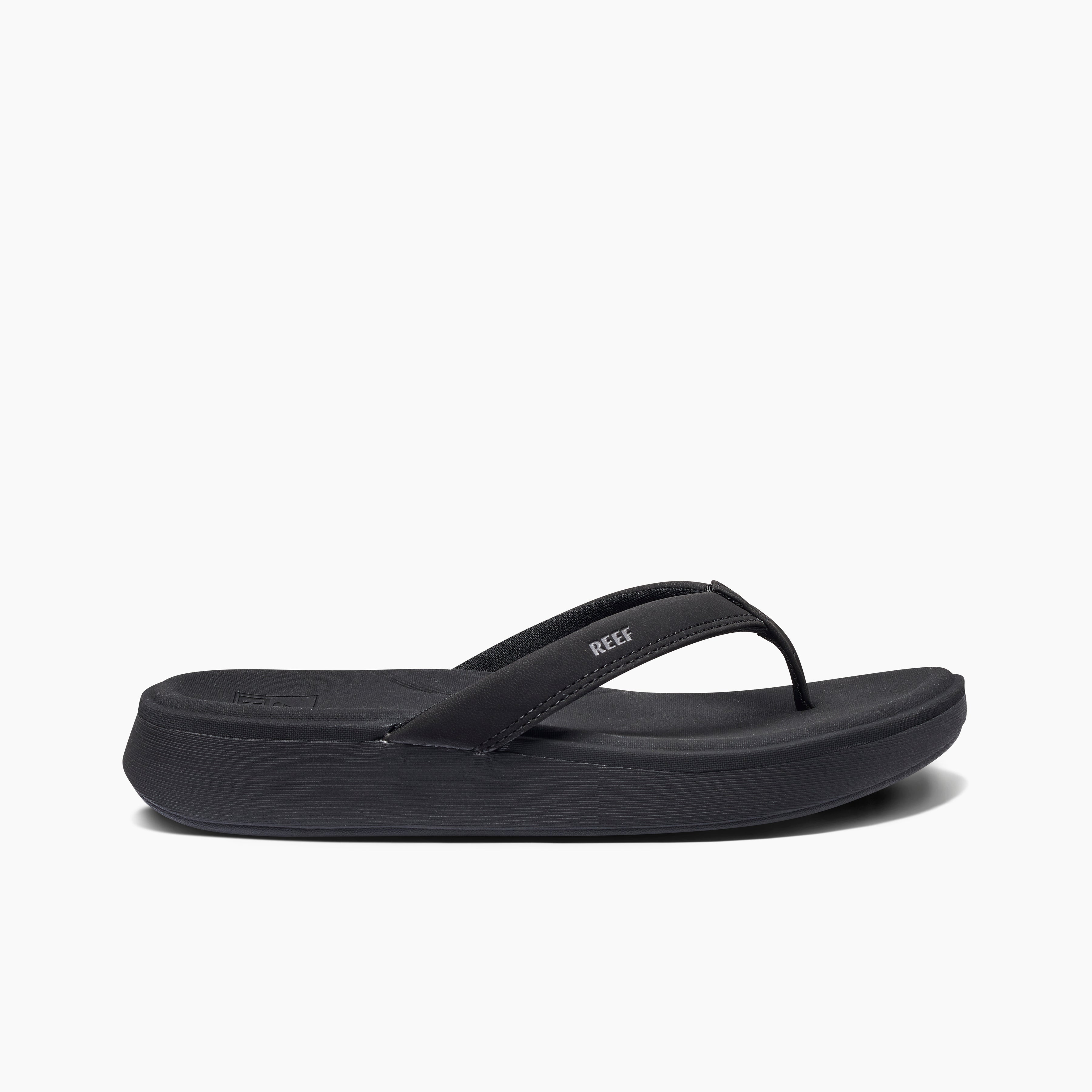 Women's Cushion Cloud Sandals in Black | REEF®